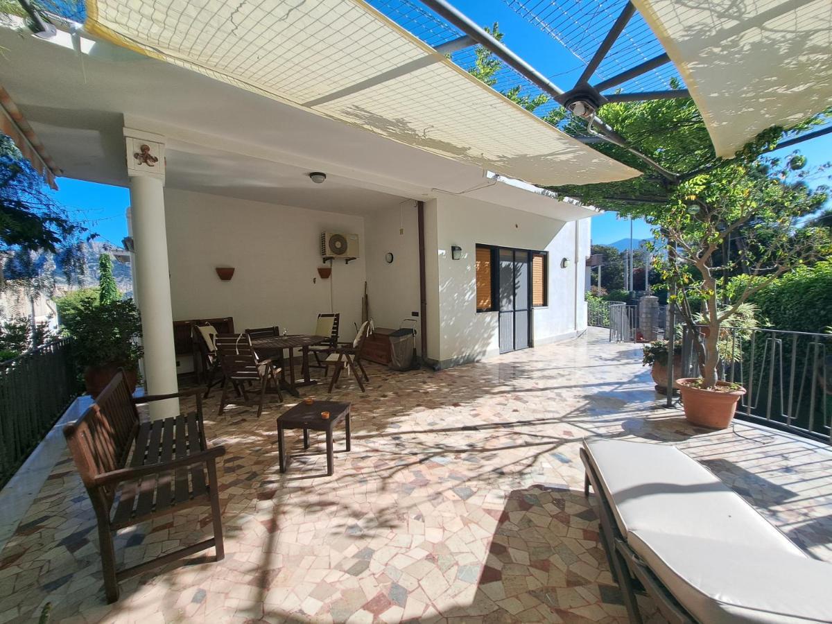 Villino Olga Villa มอนเดลโล ภายนอก รูปภาพ
