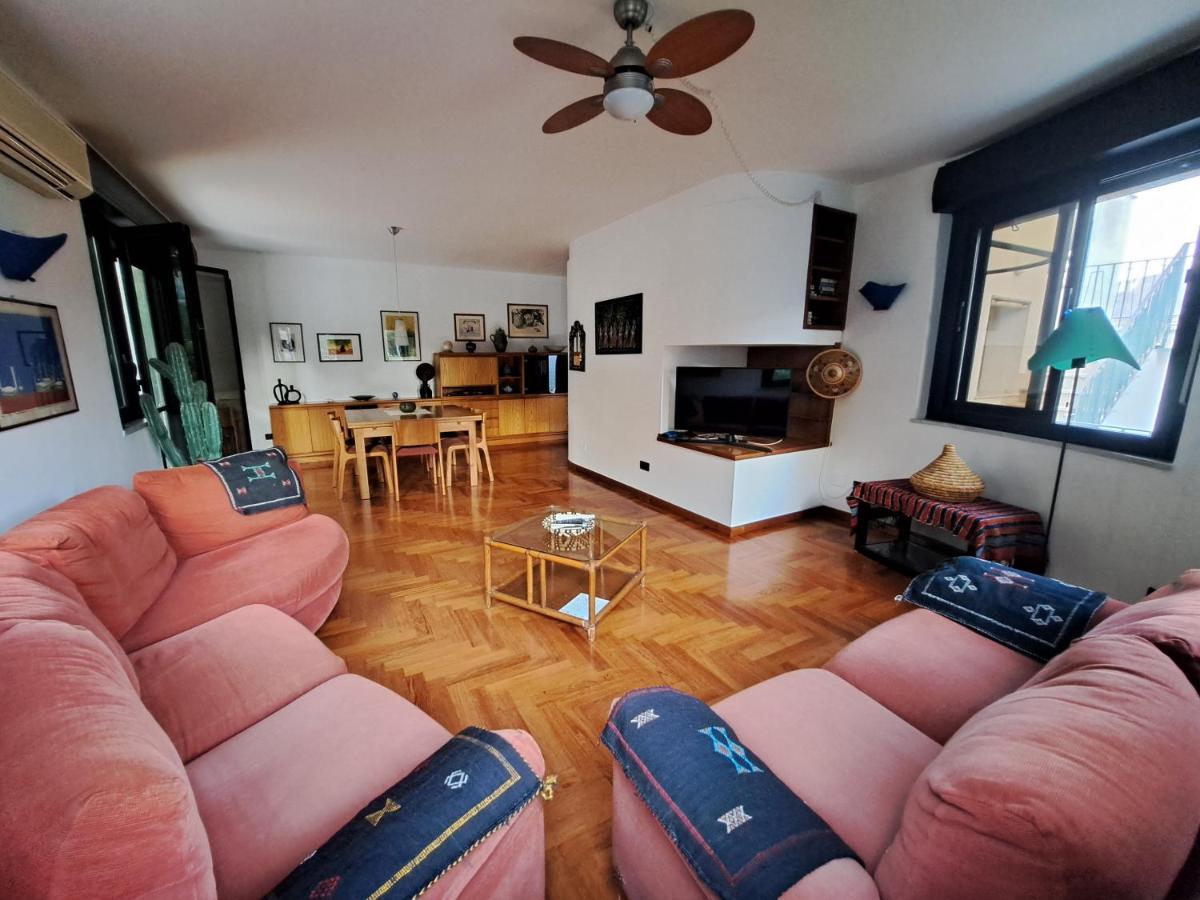 Villino Olga Villa มอนเดลโล ภายนอก รูปภาพ