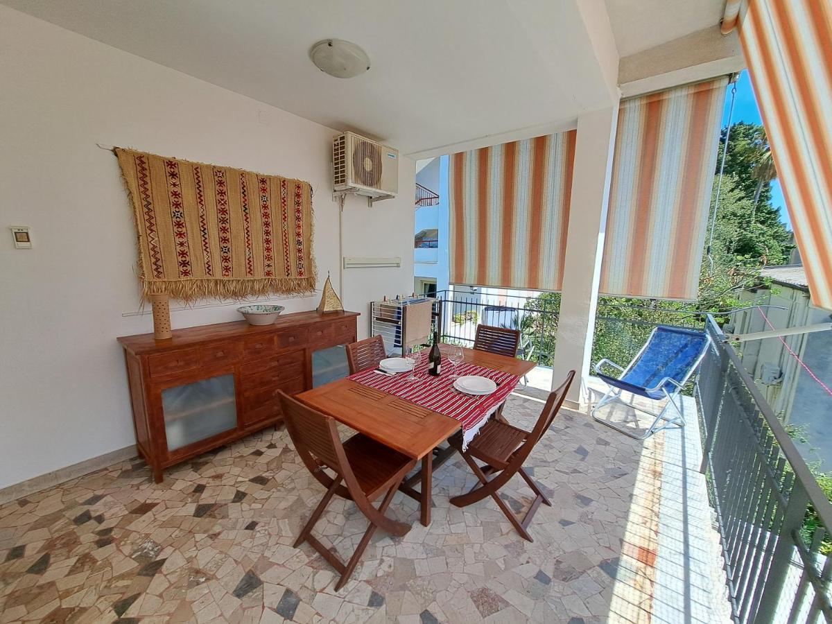 Villino Olga Villa มอนเดลโล ภายนอก รูปภาพ