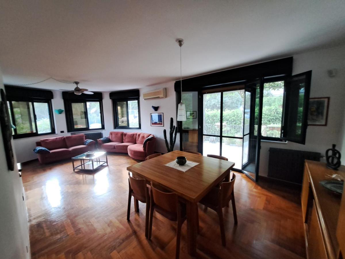 Villino Olga Villa มอนเดลโล ภายนอก รูปภาพ